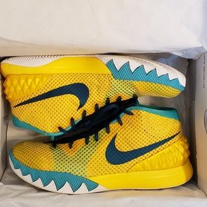 Nike Kyrie 1 "Letterman"  Basketball Shoes
